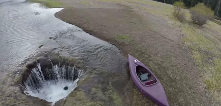 [VIDEO] Un socavón de lava hace desaparecer un lago en Oregón