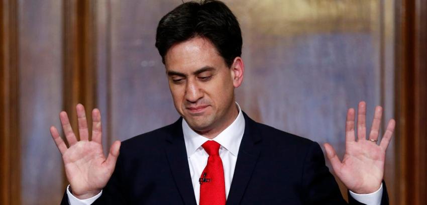 Líder laborista británico admite victoria de David Cameron y dimite