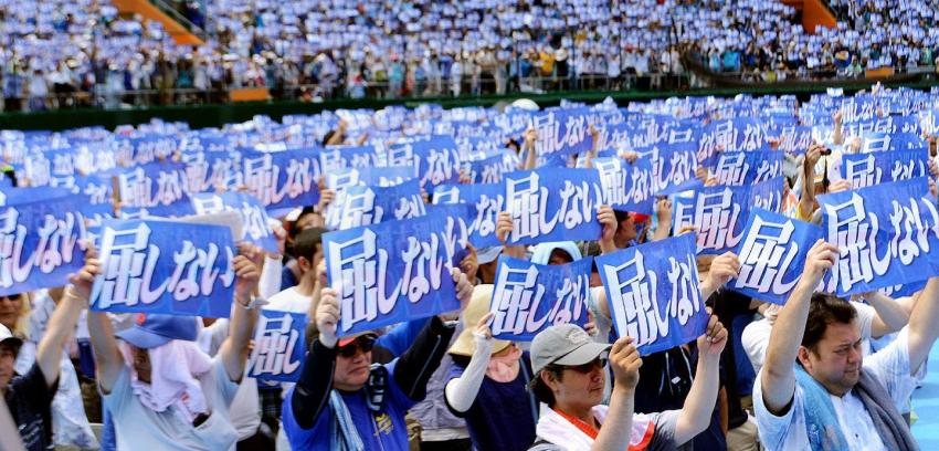 Más de 30.000 pacifistas se manifiestan en Japón contra una base de EEUU