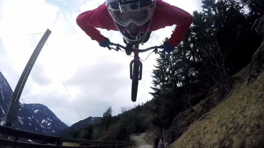 [VIDEO] Las increíbles piruetas sobre una bicicleta en Austria