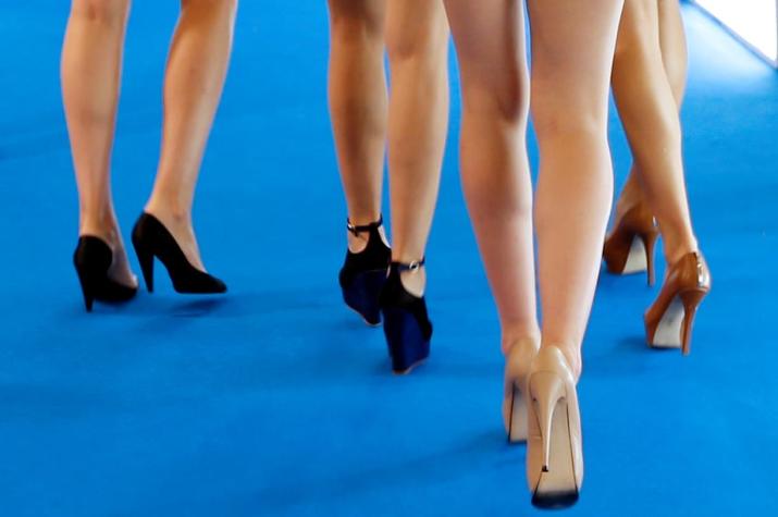La polémica que se vive en Cannes por el uso de zapatos altos