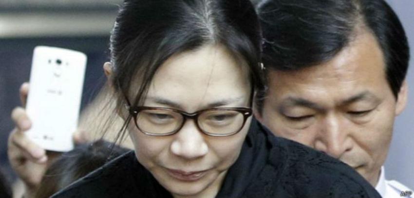 Liberan a exejecutiva de Korean Air acusada por escándalo de nueces