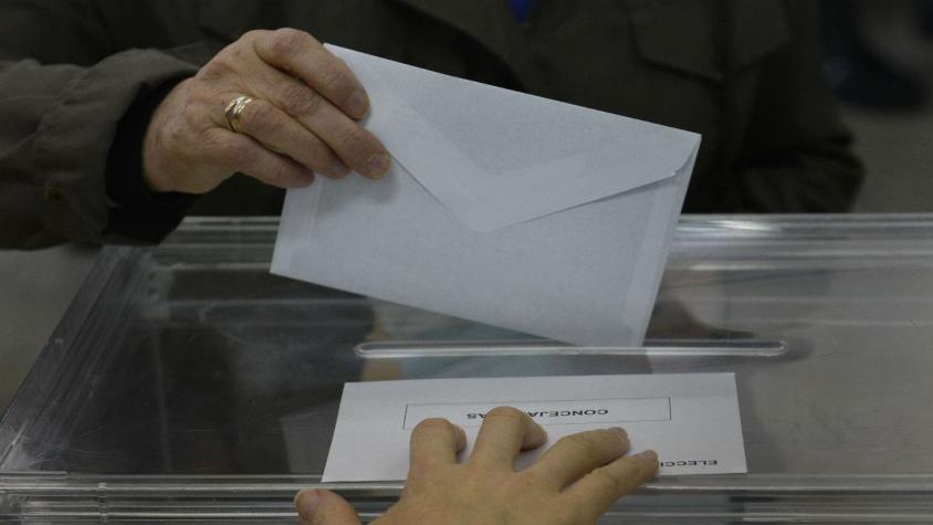 España vota en regionales y pone a prueba las nuevas formaciones políticas