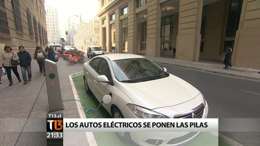 ¿Transporte del futuro? Los autos eléctricos se "ponen las pilas"