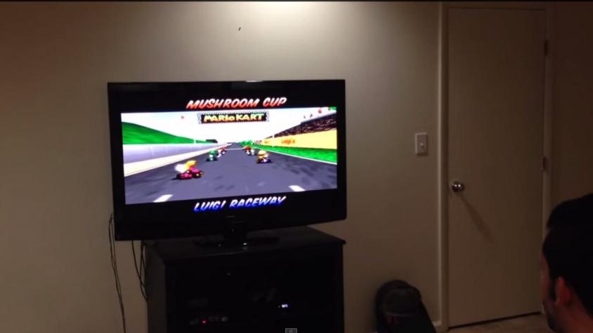[VIDEO] Este chico juega Mario Kart...¡con la música del videojuego tocada en vivo!