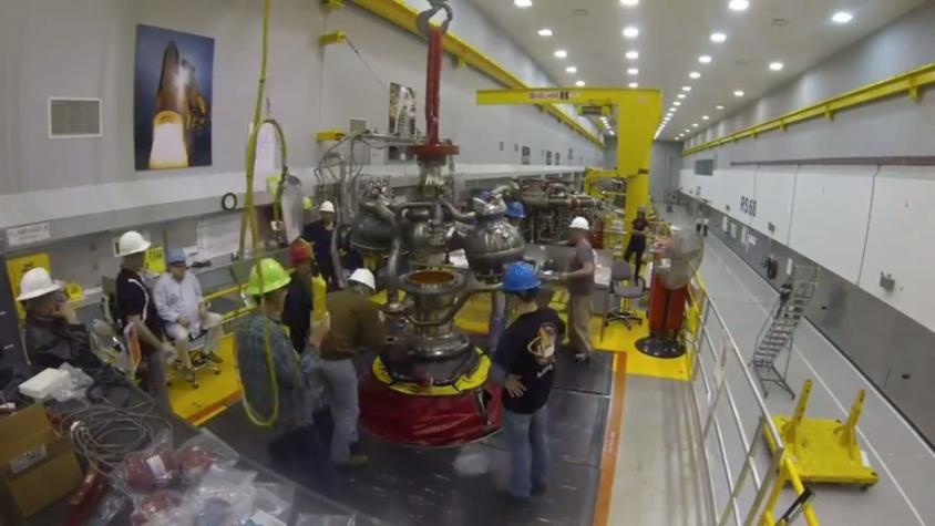 [VIDEO] Así se ensambla el poderoso motor de un cohete de la NASA