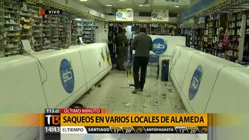 Grupo de personas saquea farmacia en Alameda con Matucana