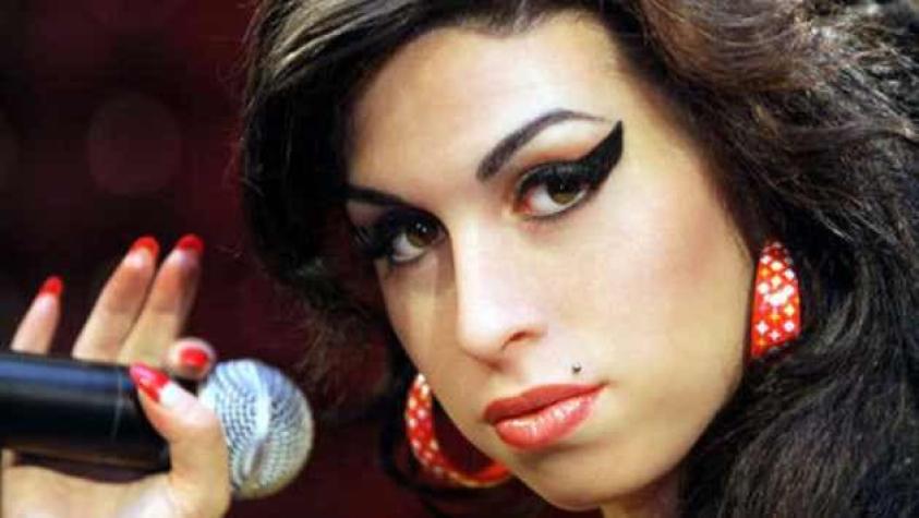 Revelan primeras imágenes del controvertido documental sobre Amy Winehouse