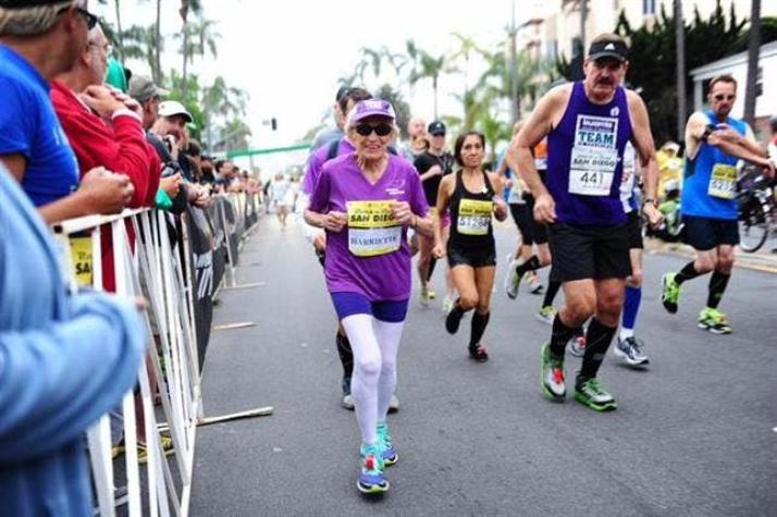 [VIDEO] La anciana que se convirtió en la maratonista mayor de 90 años más rápida del mundo
