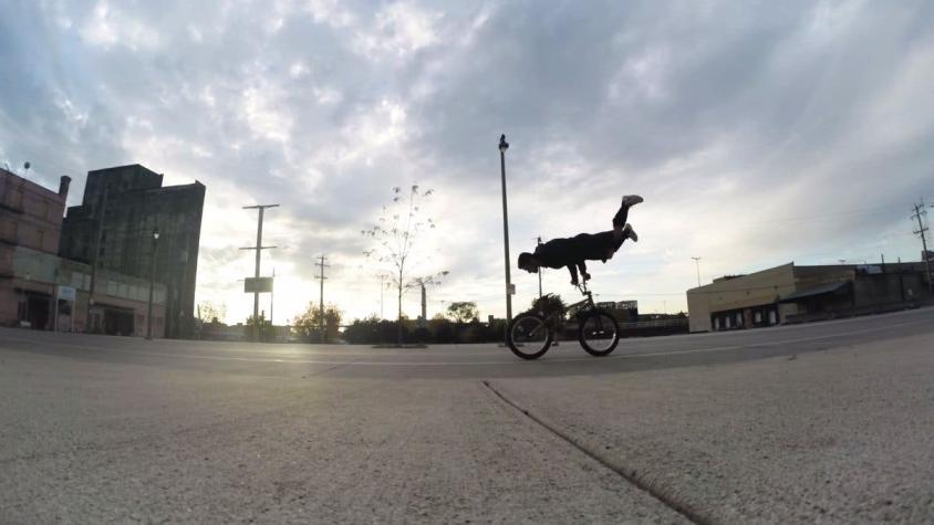 [VIDEO] Los sorprendentes trucos en bicicleta por las calles de Milwaukee
