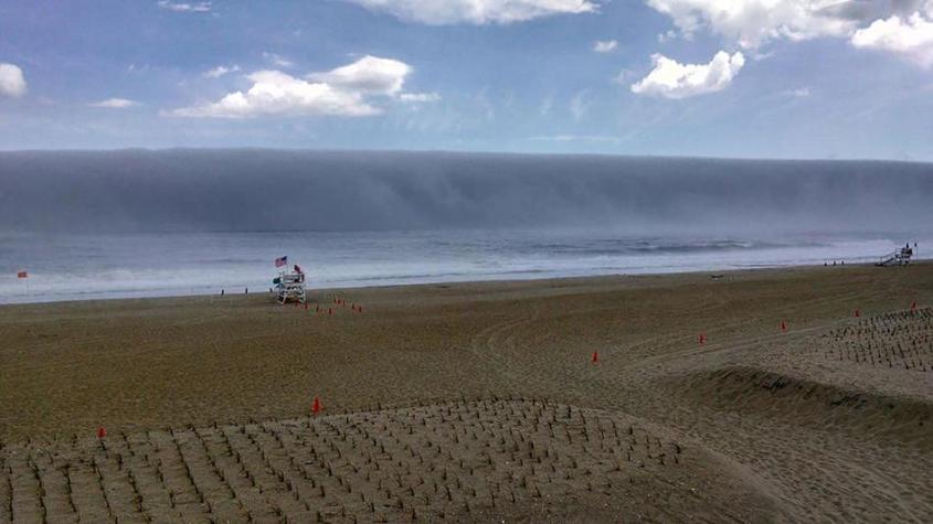 Gran banco de neblina que asemeja un Tsunami se produce en las costas de Nueva Jersey