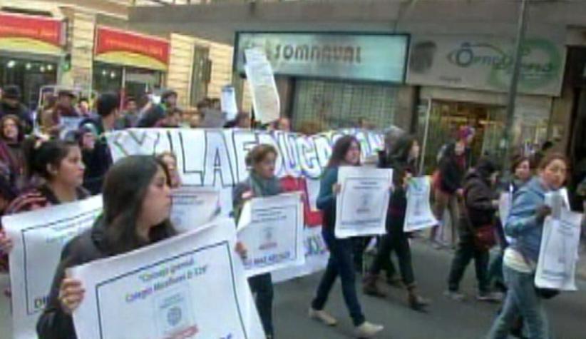 Así se vivió una nueva jornada de la marcha de profesores en Valparaíso