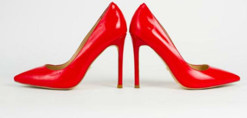 Cuáles son los peligros de usar zapatos de taco alto