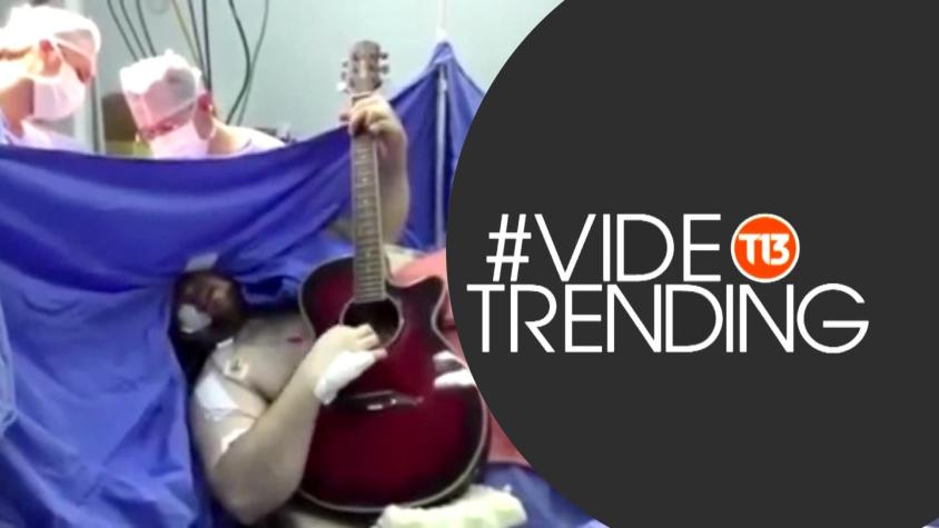 [VIDEO] #VideoTrending: ¿Viste al hombre que toca la guitarra en medio de una cirugía cerebral?