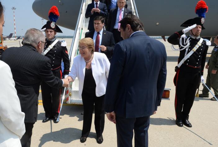 Presidenta Bachelet llega a Milán para asistir al pabellón "El amor de Chile"