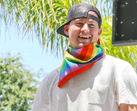 [VIDEOS] Channing Tatum de "Magic Mike" se luce en marcha del orgullo gay en Los Ángeles