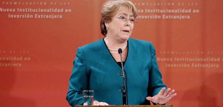 Bachelet promulga ley para institucionalidad en inversión extranjera y define cuatro ejes clave
