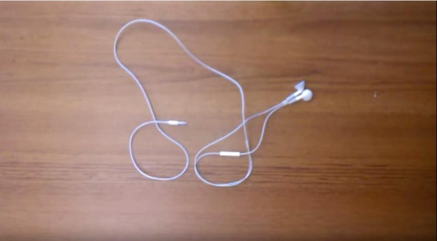 [VIDEO] El sencillo truco para evitar que los audífonos se enreden