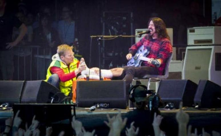 Las sinceras disculpas de Dave Grohl tras cancelar conciertos de Foo Fighters