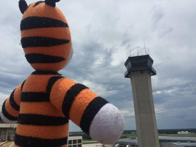La gran aventura del peluche que un niño perdió en un aeropuerto en Tampa