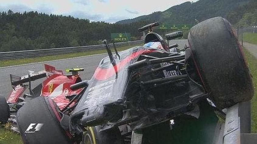 [VIDEO] Impactante registro del momento en que Fernando Alonso choca en F1
