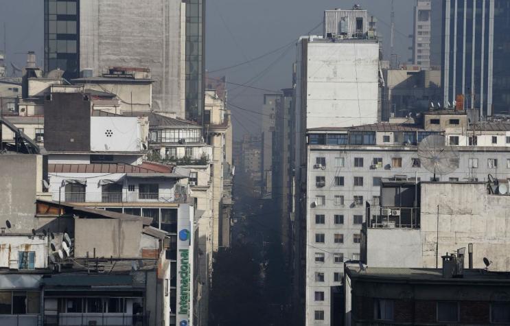 Contaminación del aire en Santiago se redujo un 49% desde el domingo