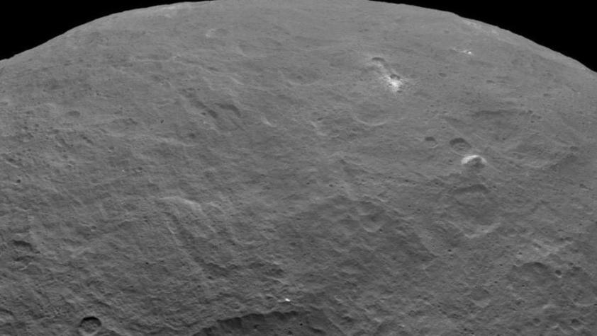 El misterio con forma de pirámide que revela el planeta enano Ceres