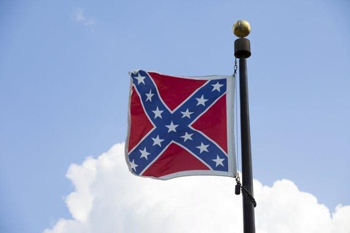 Alabama retira la bandera confederada de su Capitolio