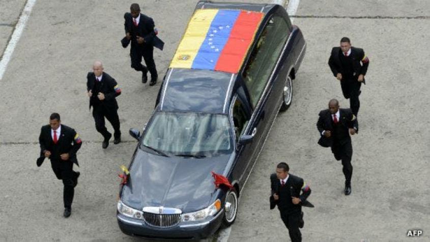 La carroza fúnebre que transportó el cuerpo de Hugo Chávez volverá a sus dueños colombianos