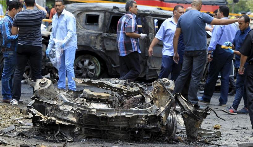 Fiscal general egipcio resulta herido por atentado con bomba en El Cairo