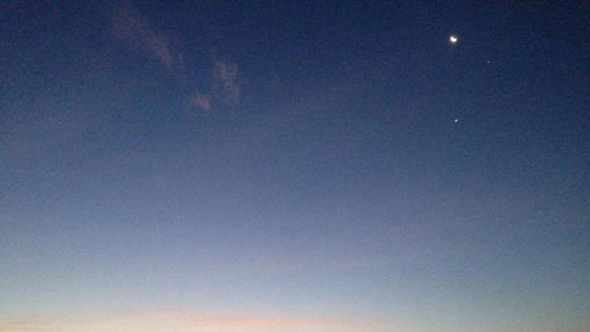 [FOTOS] Twitteros captan impresionante conjunción de Júpiter y Venus en Santiago