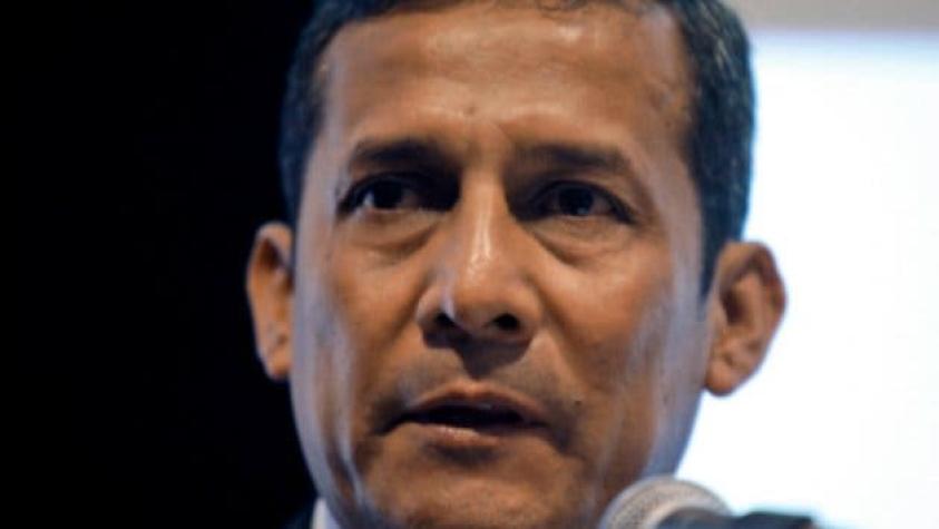 Perú: aprobación de Humala cae a 17% por denuncias contra su esposa