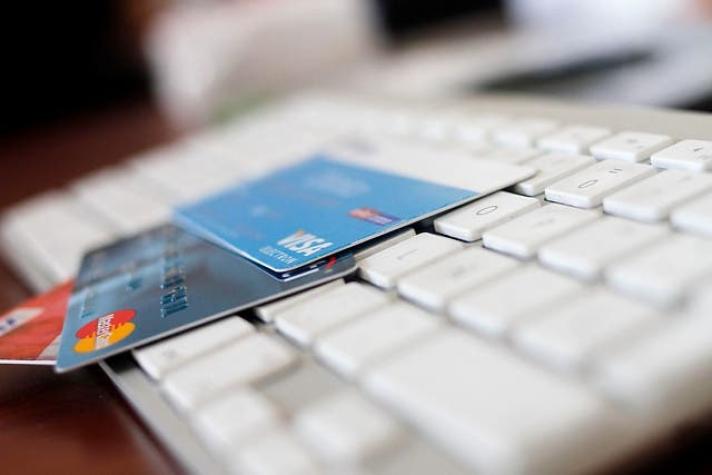 Consumidores califican con nota 4 a las tarjetas de crédito no bancarias