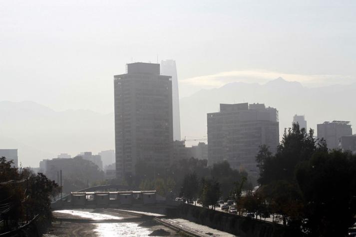 Intendencia decreta preemergencia ambiental para este viernes en Santiago