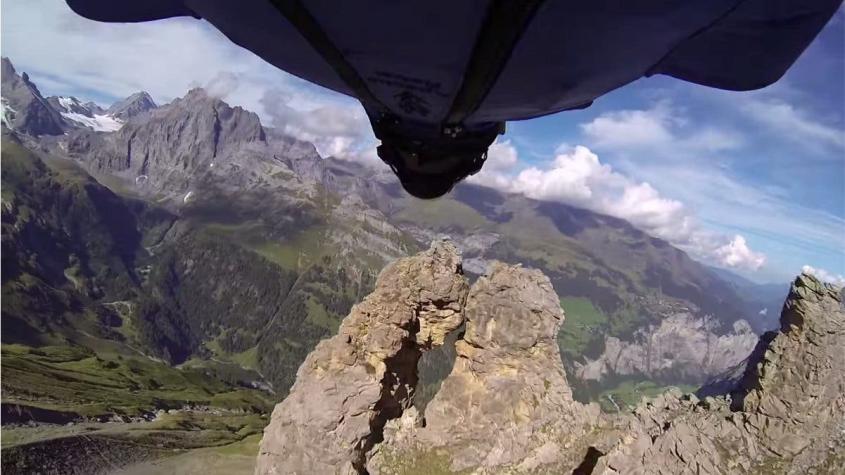 [VIDEO] El arriesgado salto base de Uli Emanuele visto en primera persona