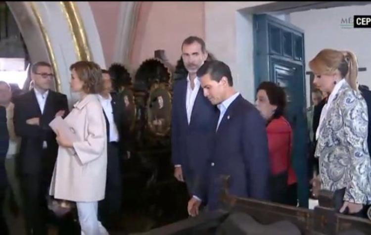 [VIDEO] Peña Nieto y primera dama protagonizan incómodo momento en visita a España
