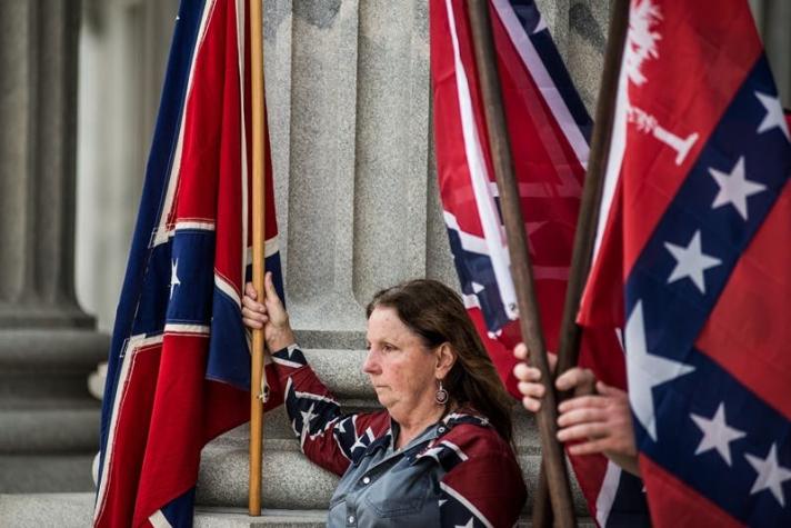 Senado de Carolina del Sur aprueba el retiro de la bandera confederada