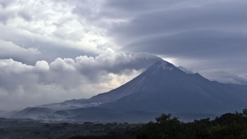 México: cientos de personas evacuadas por "histórica" erupción de Volcán de Fuego