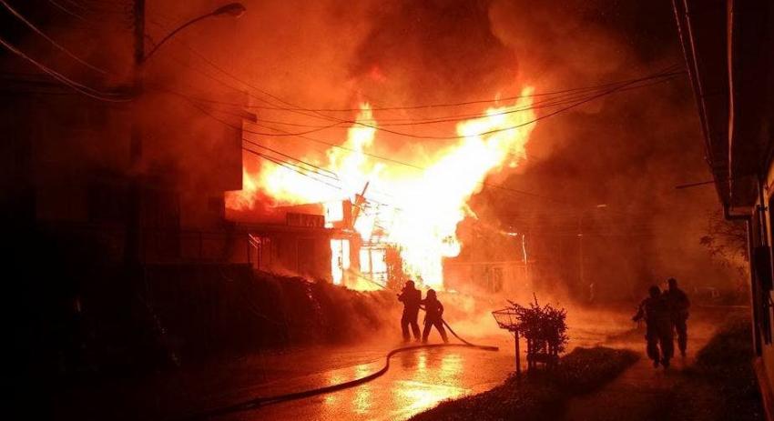 Cuatro fallecidos en incendio en Cañete