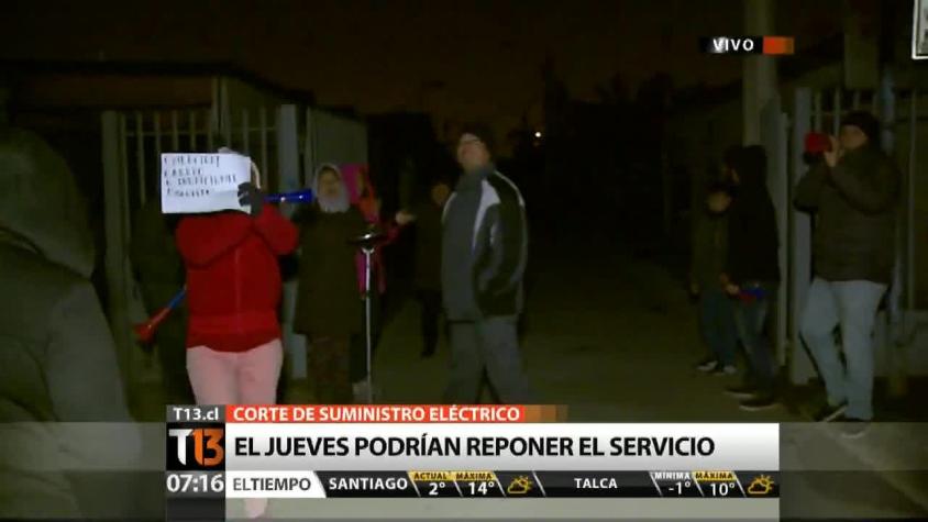 Vecinos de Maipú protestan por falta de electricidad y servicio se ...