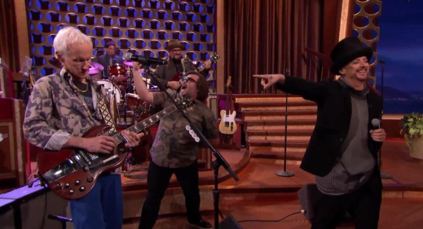 [VIDEO] Jack Black y Boy George sorprenden con cover junto a guitarrista de The Doors