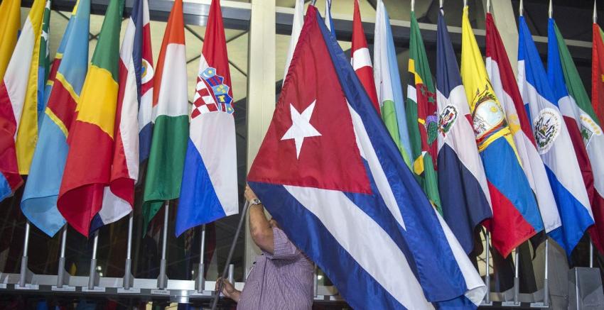 Izan la bandera cubana en el departamento de Estado de EE.UU.