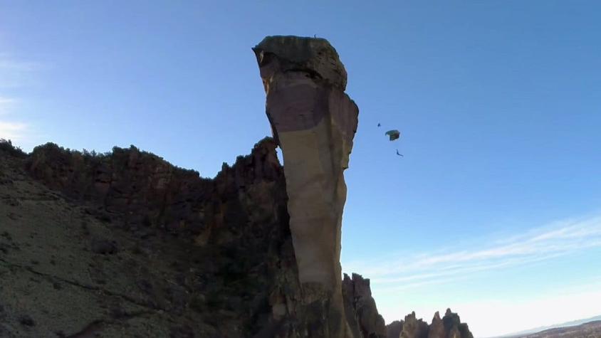 [VIDEO] La aventura de escalar la “Roca cara de mono” y lograr un salto base