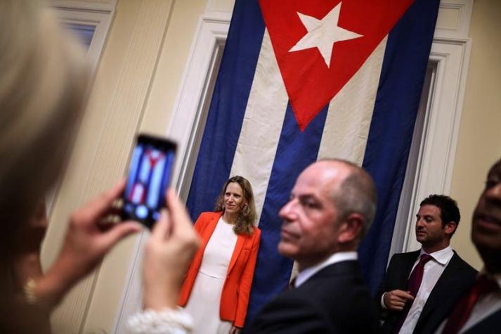 La historia de la bandera cubana guardada por 54 años que regresa a Washington