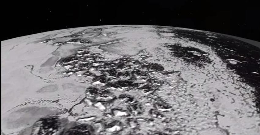 [VIDEO] Nasa da a conocer primer acercamiento de Plutón
