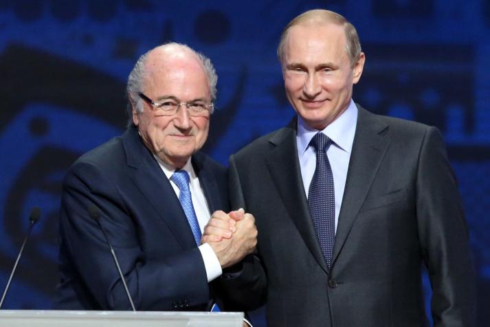 Vladimir Putin cree que Joseph Blatter debe ganar un premio Nobel
