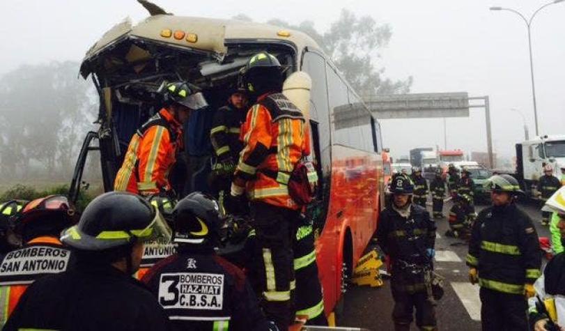 Bus choca en cercanías de San Antonio y deja 16 lesionados