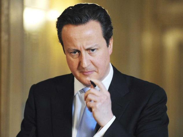 Llueven críticas a David Cameron por hablar de "enjambre" de inmigrantes