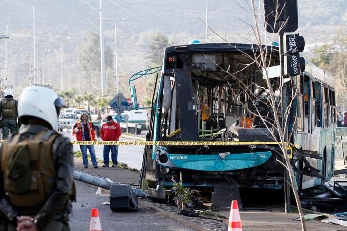 Bus del Transantiago impacta contra paradero y deja un muerto y al menos cuatro lesionados