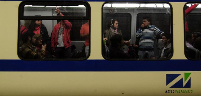 Metro de Valparaíso reanuda servicio tras superar falla
